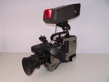 Panasonic Colour Video Model WV-F70E, AG-7450 Portable Video Cassette Recorder
